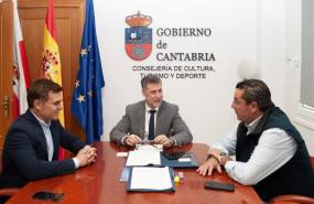 ep el consejero de cultura turismo y deporte luis martinez abad recibe al presidente del cabildo de