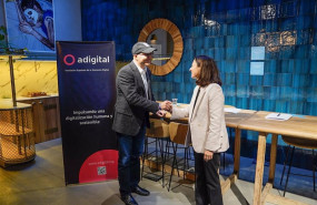ep el consejero delegado y fundador de codeorg hadi partovi y la presidenta de adigital carina
