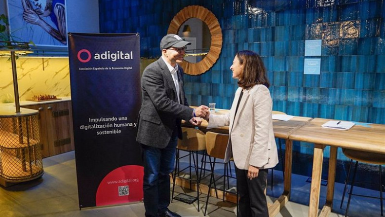 El consejero delegado y fundador de Code.Org, Hadi Partovi, y la presidenta de Adigital, Carina Szpilka | ADIGITAL ep el consejero delegado y fundador de codeorg hadi partovi y la presidenta de adigital carina