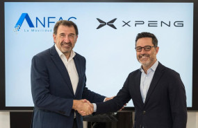 ep el director general de anfac jose lopez tafall y el general manager de xpeng espana ignacio roman