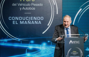 ep el ministro de industria y turismo jordi hereu en el i foro anfac del vehiculo pesado y autobus