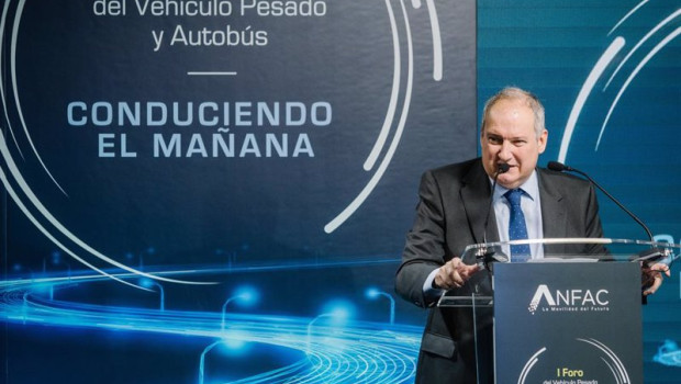 ep el ministro de industria y turismo jordi hereu en el i foro anfac del vehiculo pesado y autobus