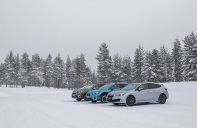 ep gama hibrida de subaru con el impreza delante
