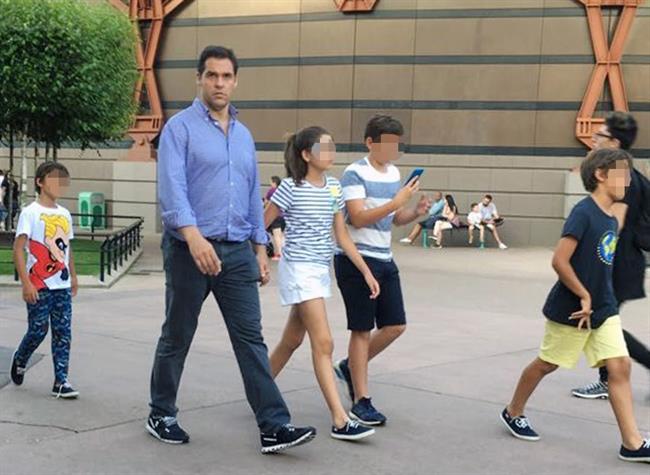 Luis Alfonso de Borbón junto a sus hijos | EUROPA PRESS REPORTAJES ep luis alfonsoborbonahijos