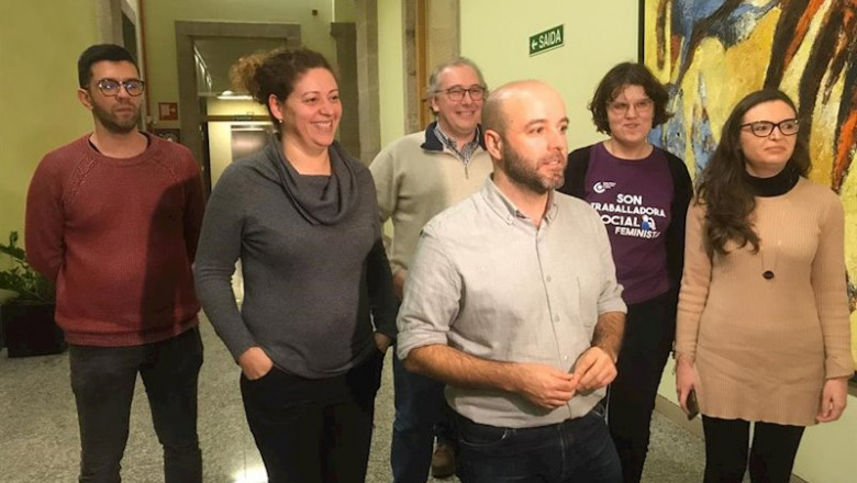 Luís Villares con miembros de la Coordinadora de En Marea sobre las elecciones autonómicas convocadas para el 5 de abril | EUROPA PRESS ep luis villares con miembros de la coordinadora de en marea sobre las elecciones autonomicas