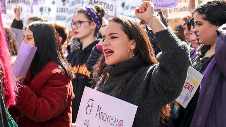 Mujeres durante la manifestación del 8M en 2019 en Madrid | Thabita Anghel/AFP7 - Europa Press - Archivo ep mujeres durante la manifestacion del 8m en 2019 en madrid