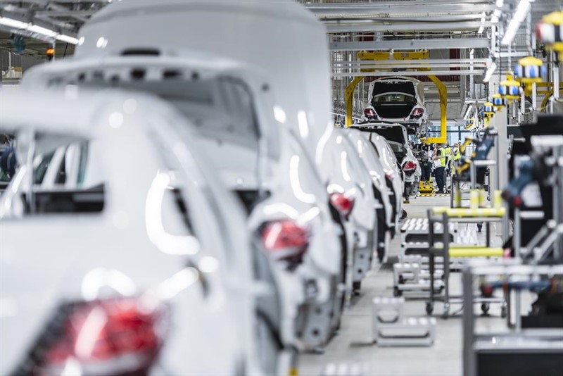 Daimler anuncia su cuarto profit warning en menos de un año por las provisiones