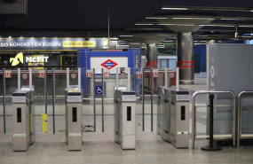 ep tornos de acceso de la estacion de metro de nuevos ministerios