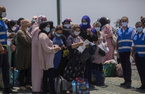 ep varias temporeras marroquies embarcan desde el muelle sur del puerto de huelva rumbo a marruecos