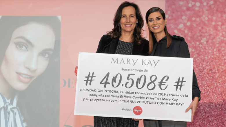 1580373221 gema aznar y ana mu oz de dios recogiendo donacion