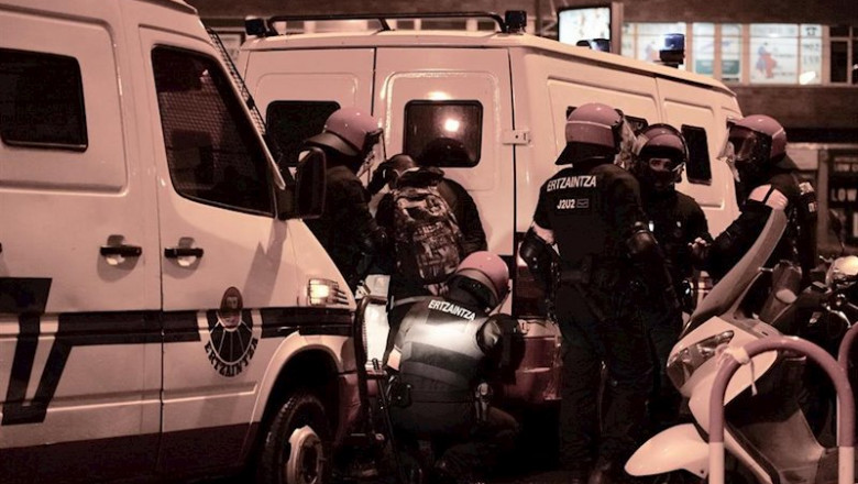 ep altercados y manifestantes detenidos tras las protestas durante un acto de vox en bilbao a 20 de ep altercados y manifestantes detenidos tras las protestas durante un acto de vox en bilbao a 20 de