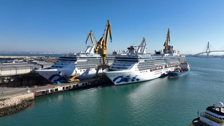 ep archivo cruceros en los astilleros de navantia en cadiz ep archivo cruceros en los astilleros de navantia en cadiz