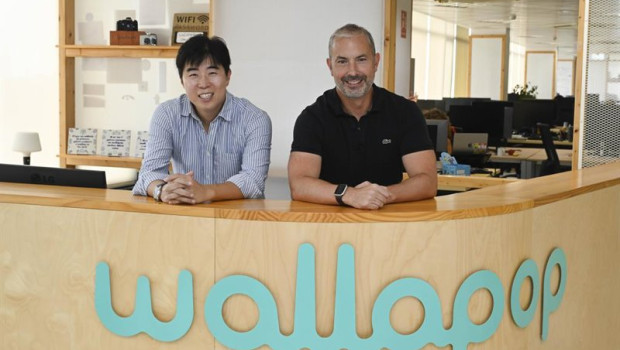 ep archivo   el ceo de naver europe seokjoo han y el ceo de wallapop rob cassedy