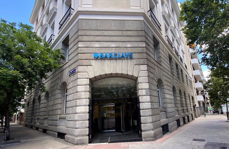 Barclays sube tras ganar 1.783 millones hasta marzo y superar previsiones