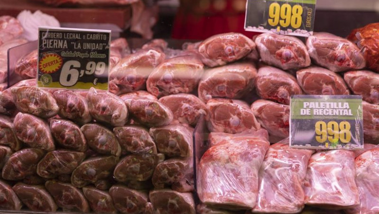 ep archivo piezas de cordero expuestas en una carniceria en un puesto de un mercado ep archivo piezas de cordero expuestas en una carniceria en un puesto de un mercado