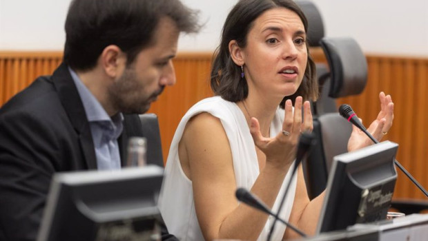 ep el diputado de podemos javier sanchez serna y la secretaria politica de podemos y candidata a las