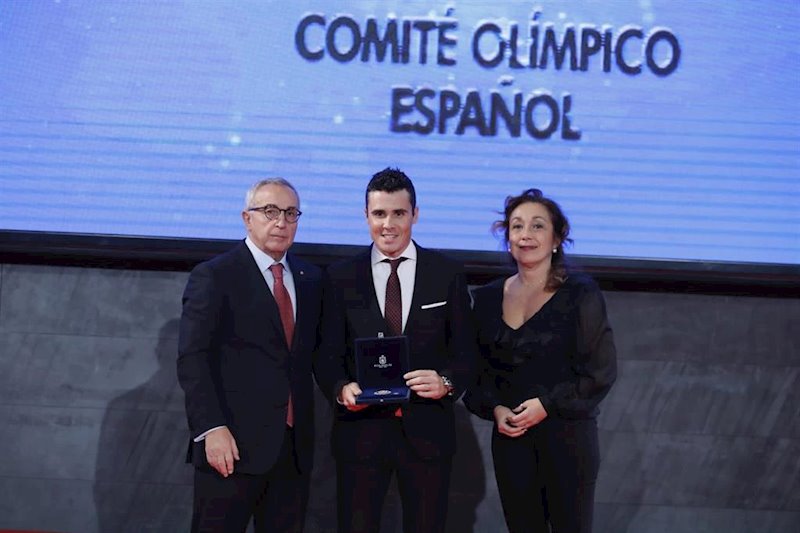 ep gomez noya recoge la orden olimpica del coe en su gala anual