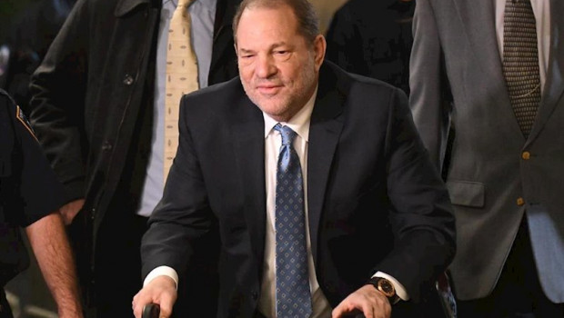 ep harvey weinstein entrando en la corte suprema de nueva york este lunes 24 de febrero