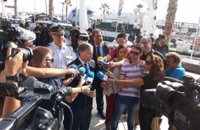 ep juan carlos moragues atiendelos mediospuertoalicante