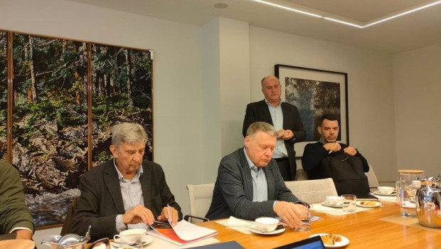 ep llyc propone extender la vida util de las centrales por diez anos y revisar su carga fiscal