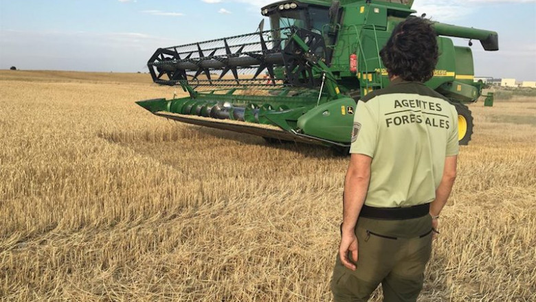 Los agentes forestales ponen en marcha una campaña de prevención de incendios producidos por las cosechadoras | COMUNIDAD DE MADRID - Archivo ep los agentes forestales ponen en marcha una campana de prevencion de incendios producidos por las
