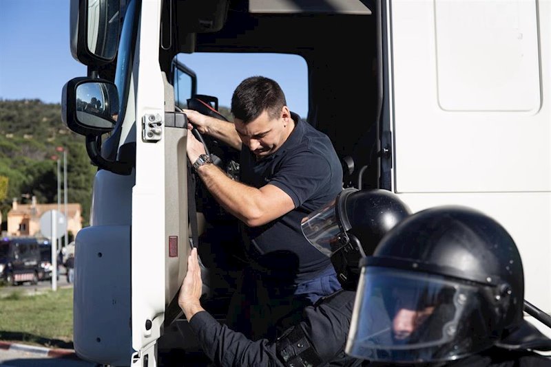 ep los mossos detienen al conductor que ha intentado arrollar a los manifestantes