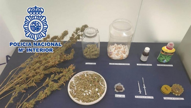 ep nota de prensa y foto la policia nacional detiene a los padres y al tio de una menor que resulto