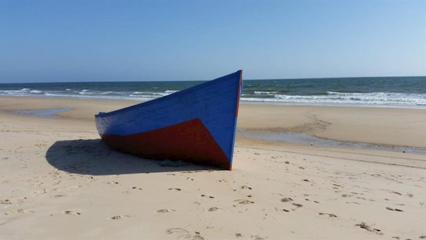 ep patera llegada a una playa andaluza