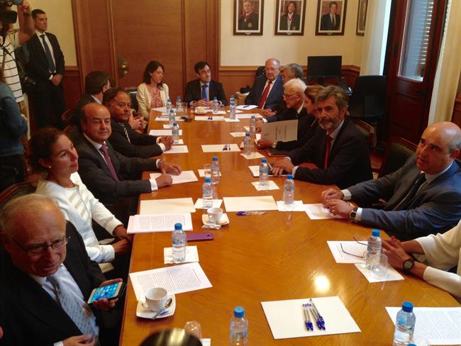 El presidente del TS C.Lesmes y el del TSJC J.M.Barrientos con el pleno del TSJC | EUROPA PRESS ep presidentets clesmesdel tsjc jmbarrientosplenotsjc