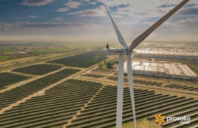 ep prosolia energy instala el primer aerogenerador en el parque hibrido de stellantis zaragoza