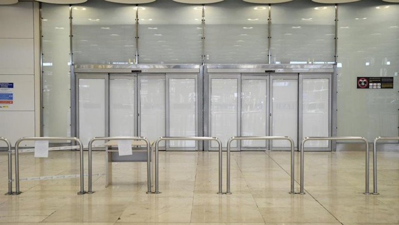 Puertas de salida de pasajeros del Aeropuerto Adolfo Suárez Madrid Barajas. | Óscar Cañas - Europa Press ep puertas de salida de pasajeros del aeropuerto adolfo suarez madrid barajas