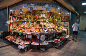 ep puestos de alimentos en el mercado de la encarnacion