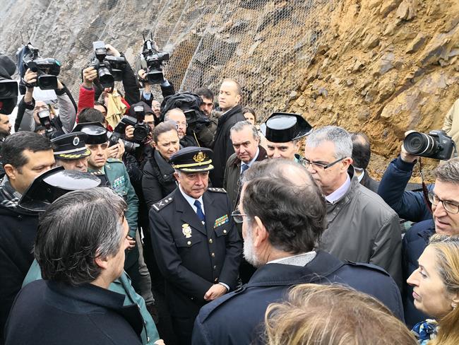 Rajoy habla con el coronel jefe de la Comandancia de A Coruña | EUROPA PRESS ep rajoy hablacoronel jefela comandanciaa coruna