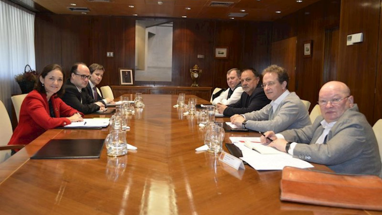 Reunión del Ministerio de Industria, Comercio y Turismo y los sindicatos UGT y CC.OO. | MINCOTUR ep reunion del ministerio de industria comercio y turismo y los sindicatos ugt y ccoo