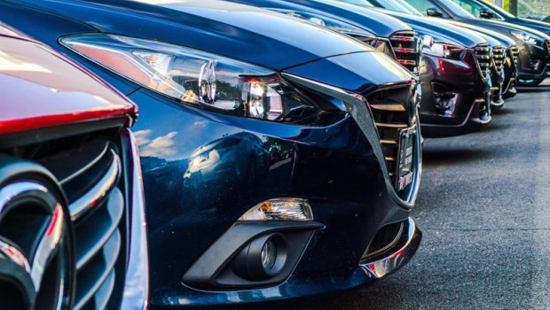 ep tesla y mazda son las marcas con mas variacion de precio en 2023 un  146 y un 51 respectivamente