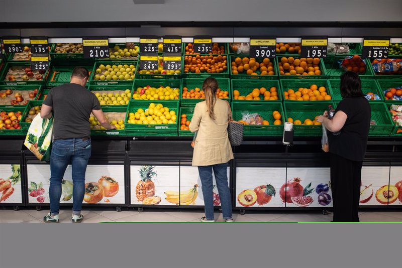 La confianza del consumidor español aumenta sensiblemente en mayo