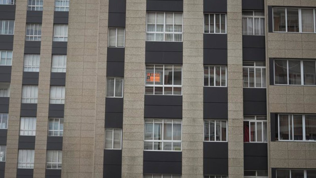 ep vivienda con cartel de alquiler