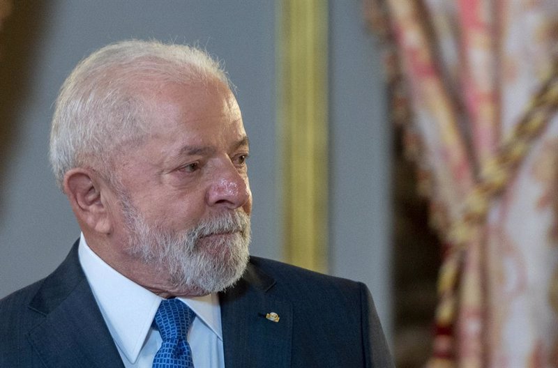 El presidente de Brasil, Lula da Silva, en la UCI tras una operación intracraneal