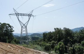 ep archivo   una linea de alta tension en gatika a 25 de junio de 2025 en gatika vizcaya