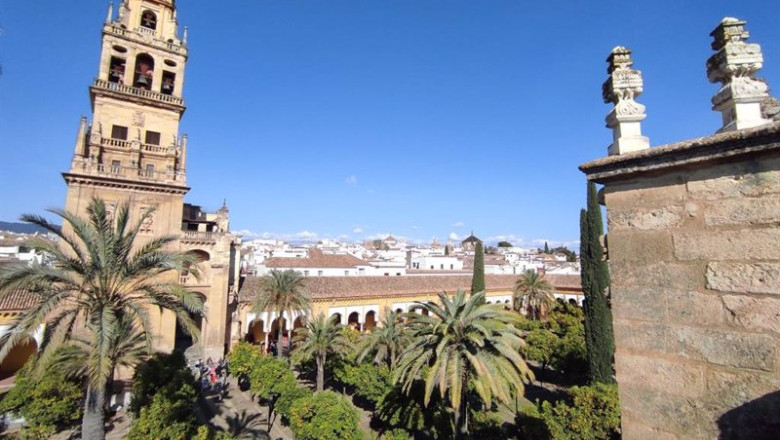 ep archivo vista de la torre campanario y del patio de los naranjos de la mezquita catedral de ep archivo vista de la torre campanario y del patio de los naranjos de la mezquita catedral de