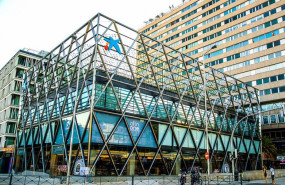 ep caixabank abre un centro all in one en el edificio axis de madrid