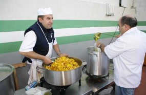 ep cocinero cocina patatas plato fiestala chanfaina totalan