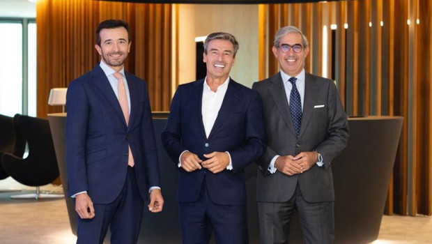 ep de izquierda a derecha el nuevo socio responsable de clientes y mercados de ey espana ramon