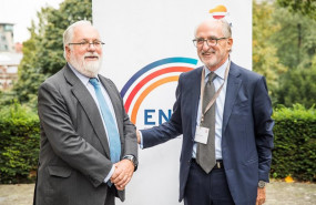 ep el comisario europeo de accion por el clima y energia miguel arias canete y el presidente de