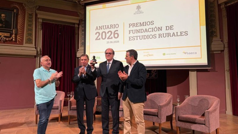 ep el defensor del pueblo premiado por upa