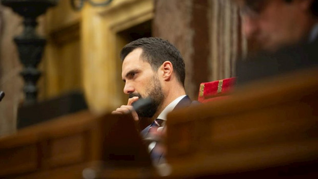 ep el presidente del parlament roger torrent suspende momentaneamente el pleno para aclarar el