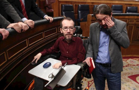ep el secretario general de podemos pablo iglesias emocionado en la investidura junto con el