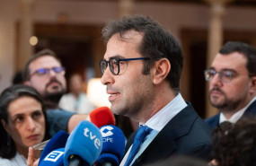 ep el vicepresidente primero y ministro de economia comercio y empleo carlos cuerpo atiende a los