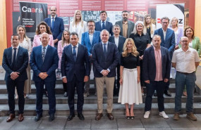 ep foto de familia del acto de constitucion del observatorio aragones de la automocion