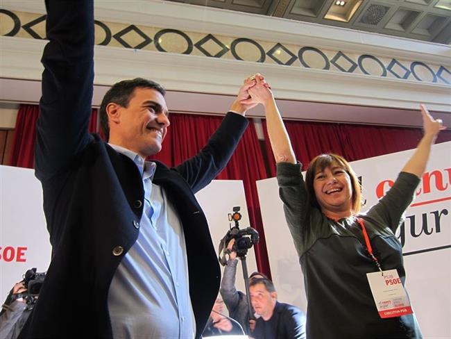 Francina Armengol y Pedro Sánchez en la campaña de 2015 (archivo) | Europa Press - Archivo ep francina armengolpedro sanchezla campana2015 archivo